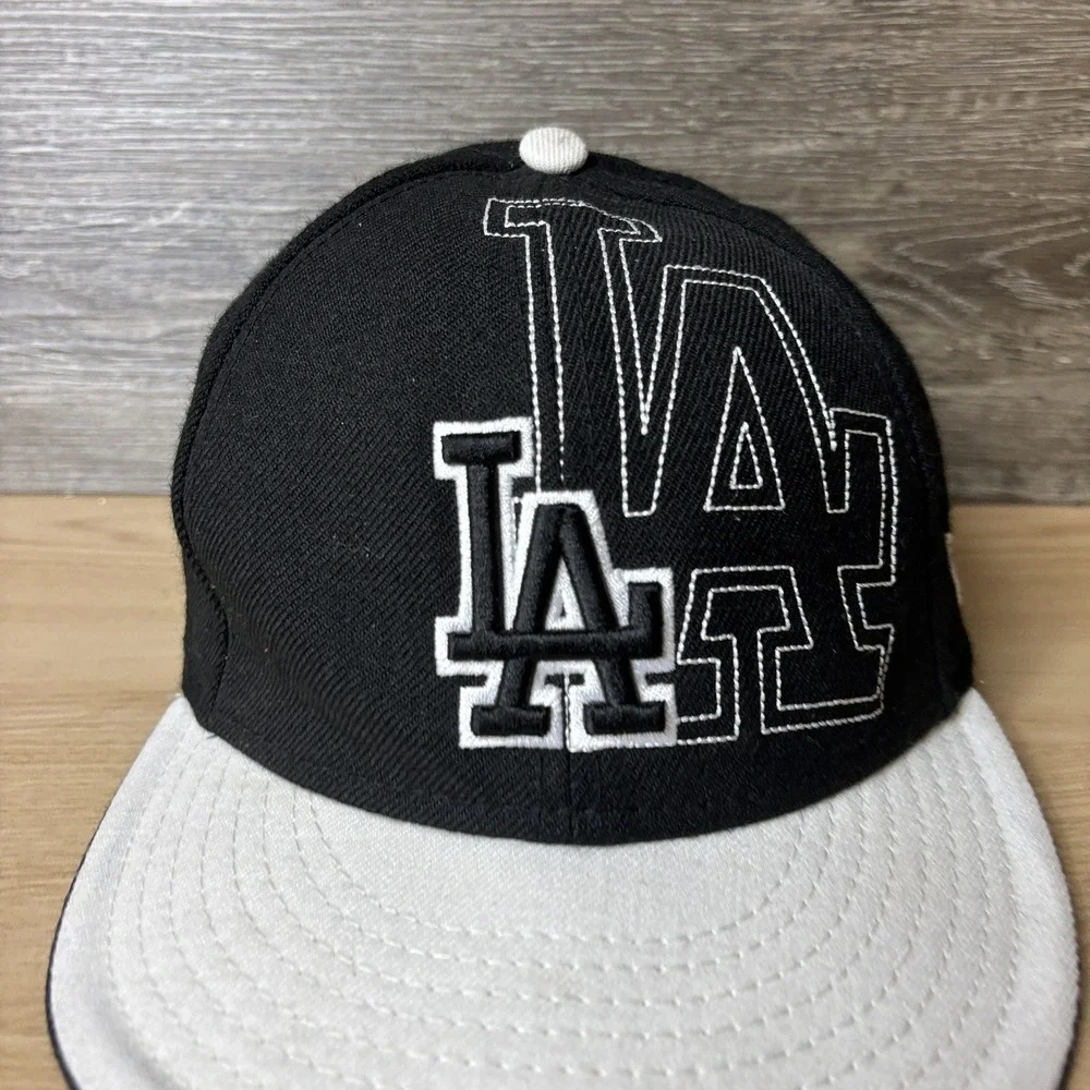 Los Angeles Dodgers Hat Cap Fitted Mens 7 Black White MLB Baseball New Era